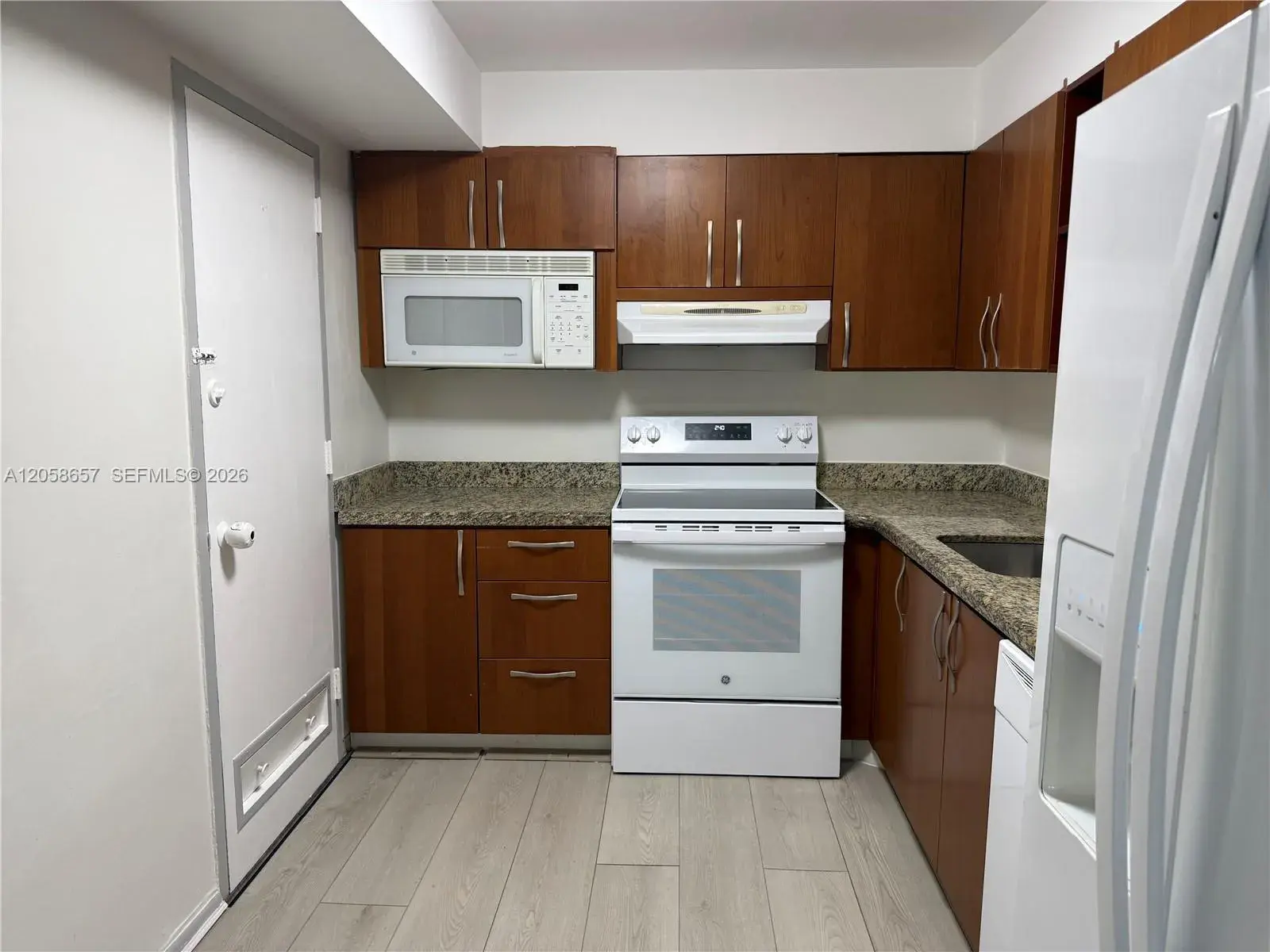 400 Kings Point Dr # 311, Sunny Isles Beach FL 33160