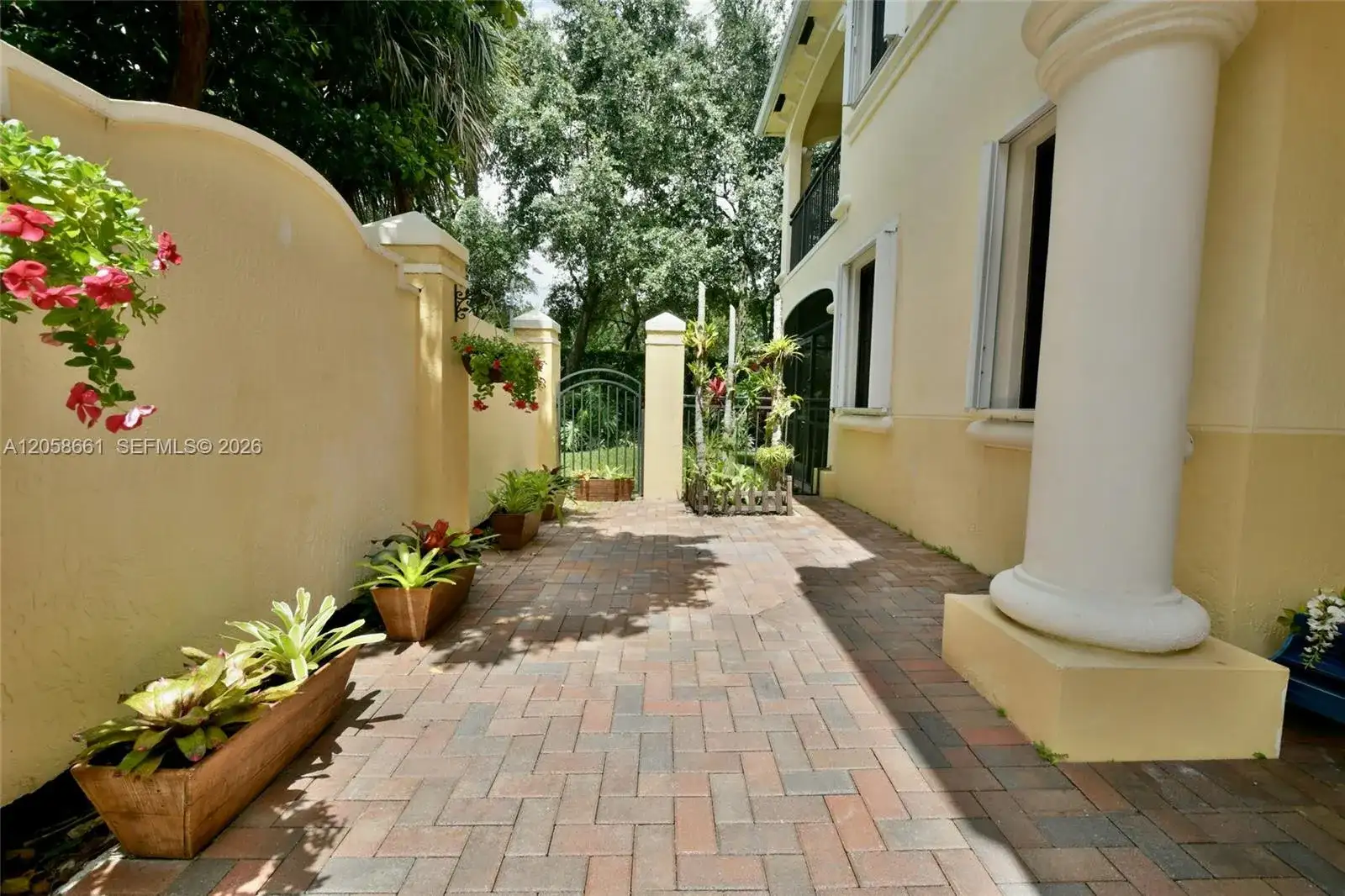 1515 Passion Vine Cir # 1, Weston FL 33326 photo 2