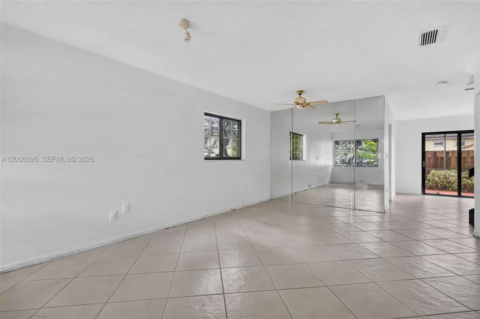 1130 NE 210th Ter, Miami FL 33179 photo 2