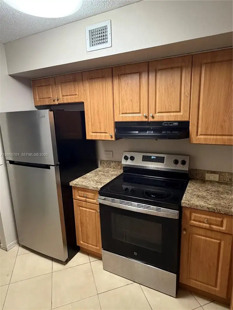 11155 SW 5th Pl # 202, Pembroke Pines FL 33025 photo 3