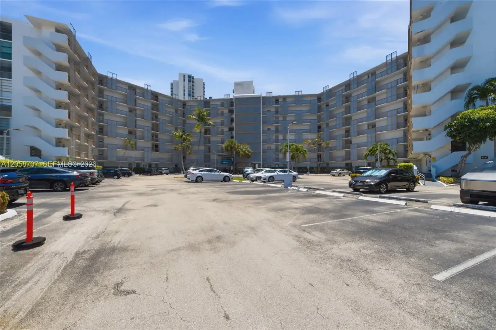 3401 N Country Club Dr # 804, Aventura FL 33180