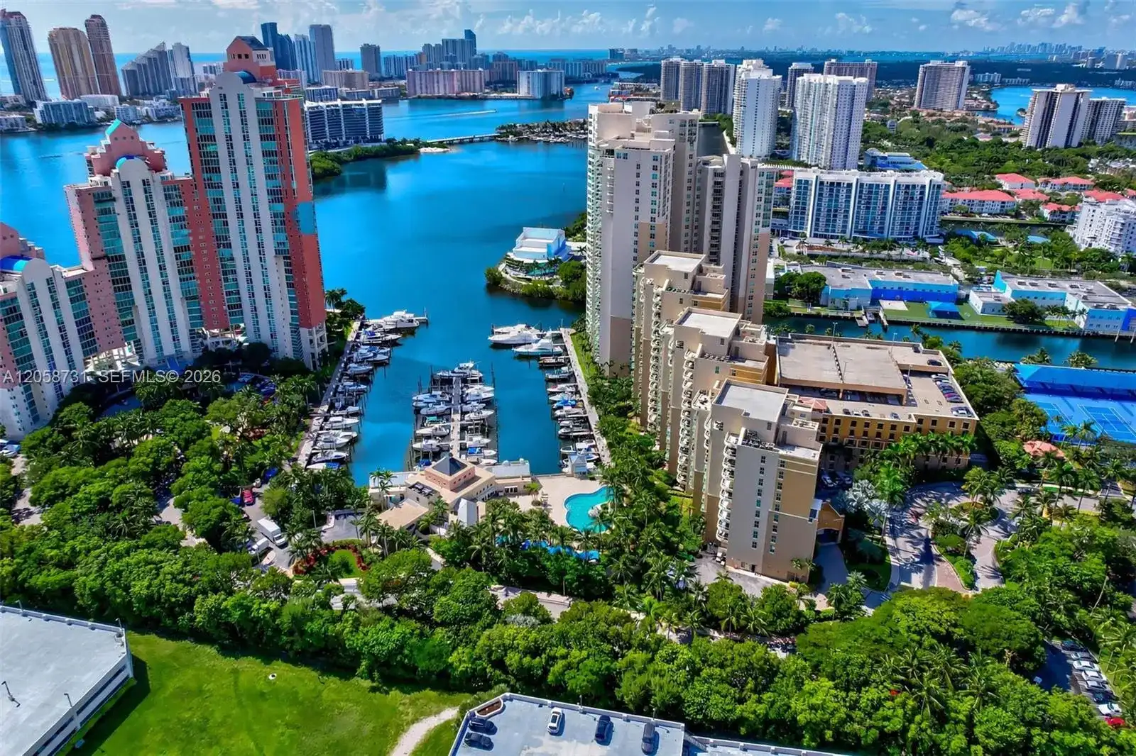 3330 NE 190th St, Aventura FL 33180