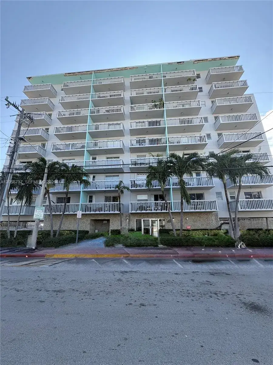 1 bedroom 1 bath Residential for sale at 7620 Carlyle Ave # 502, Miami Beach FL 33141