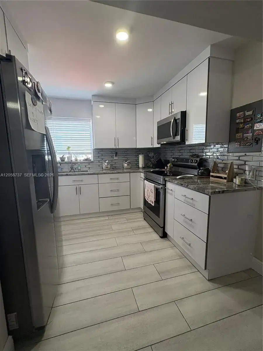 7620 Carlyle Ave # 502, Miami Beach FL 33141 photo 5