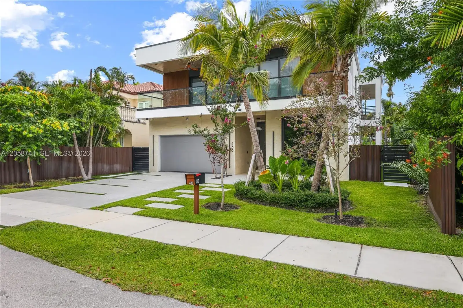 436 NE 10th Ave, Fort Lauderdale FL 33301 photo 2