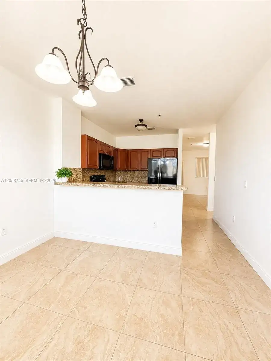 18120 NW 59th Ave # 202, Hialeah FL 33015 photo 4