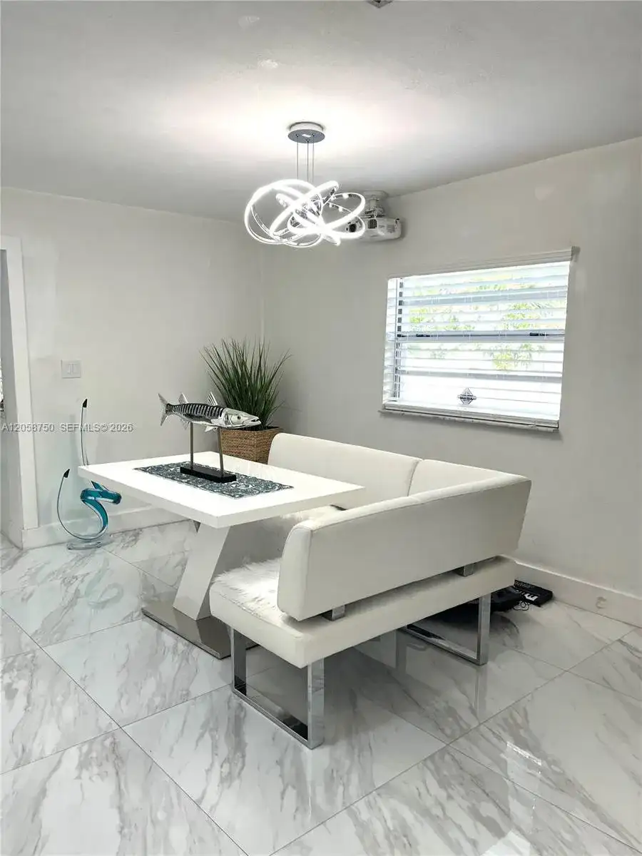 8025 NW 170th St, Hialeah FL 33015 photo 5