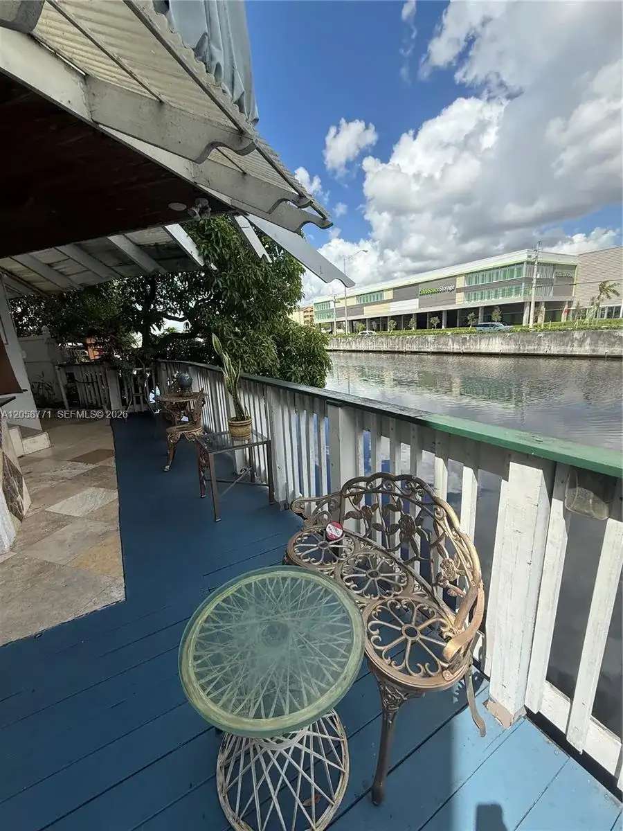 7643 NW South River Dr, Medley FL 33166 photo 2