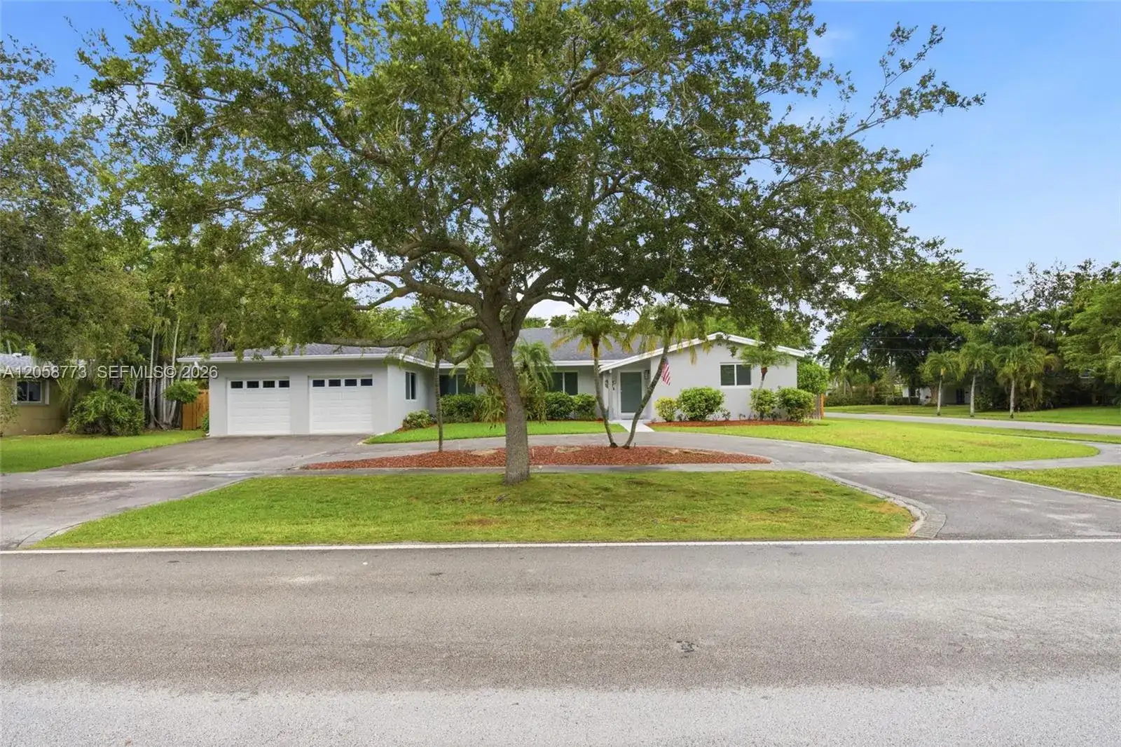 15845 SW 87th Ave, Palmetto Bay FL 33157 photo 2