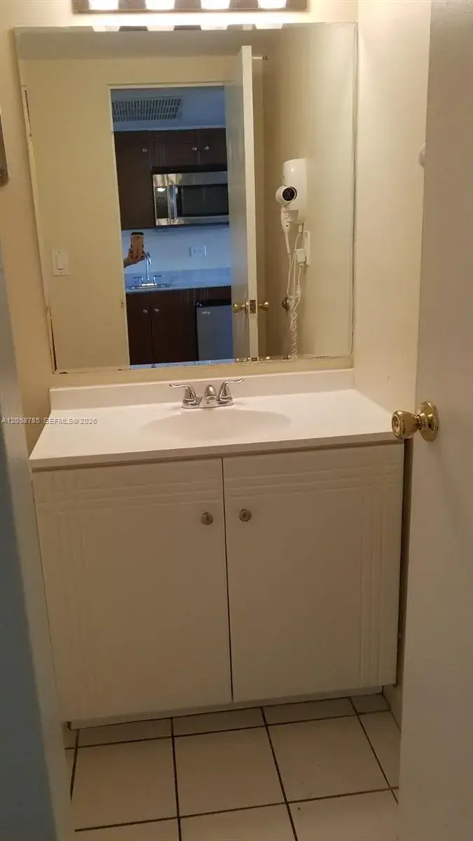 19201 Collins Ave # 429, Sunny Isles Beach FL 33160
