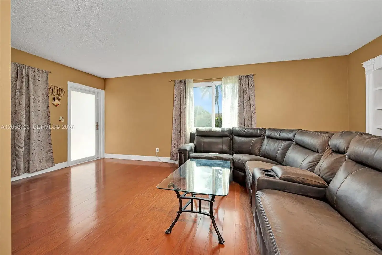 220 SW 65th Ave, Pembroke Pines FL 33023 photo 4
