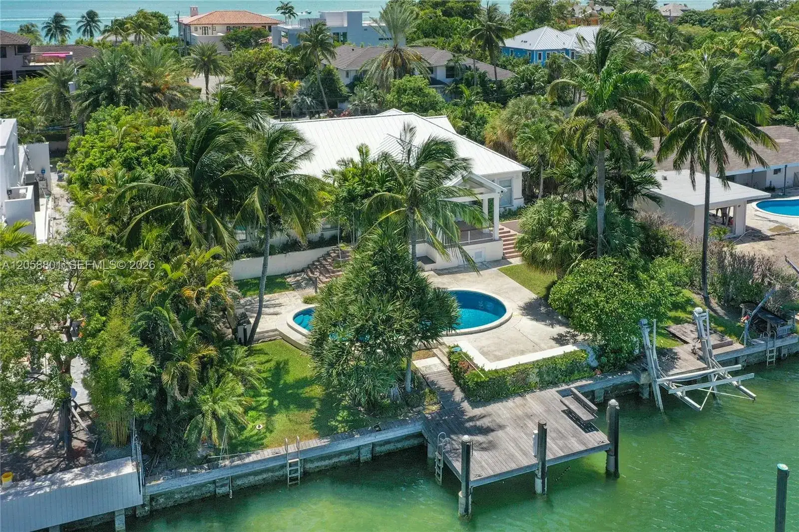 621 N Mashta Drive, Key Biscayne FL 33149 photo 2