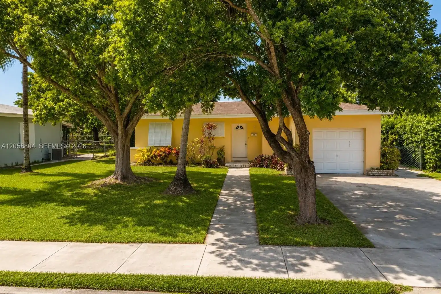 948 NW 9th Ct, Homestead FL 33030