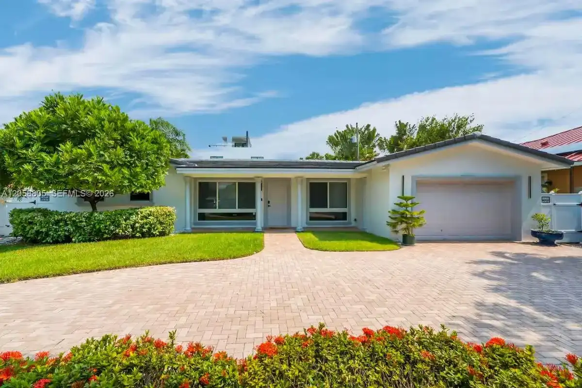 3204 Robbins Rd, Pompano Beach FL 33062