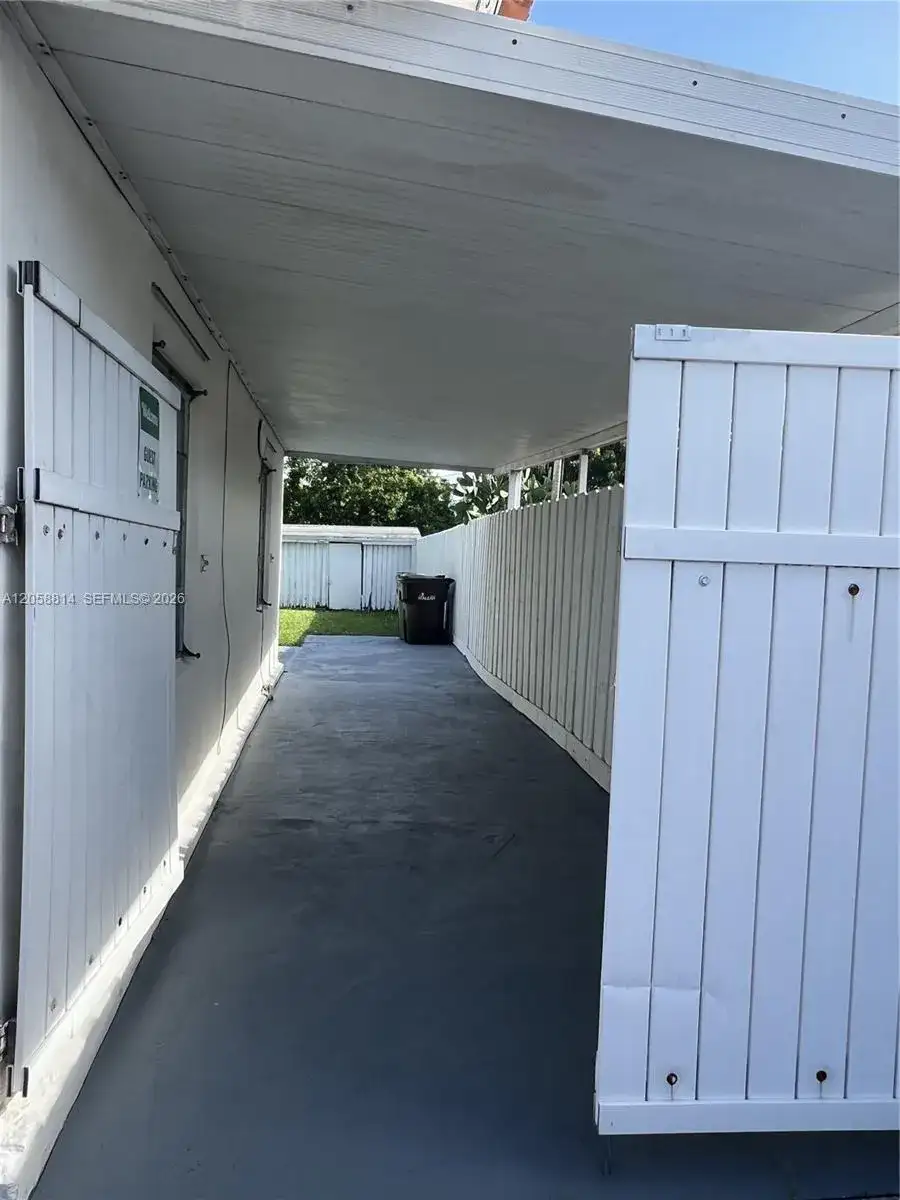 961 E 9th St, Hialeah FL 33010 photo 2
