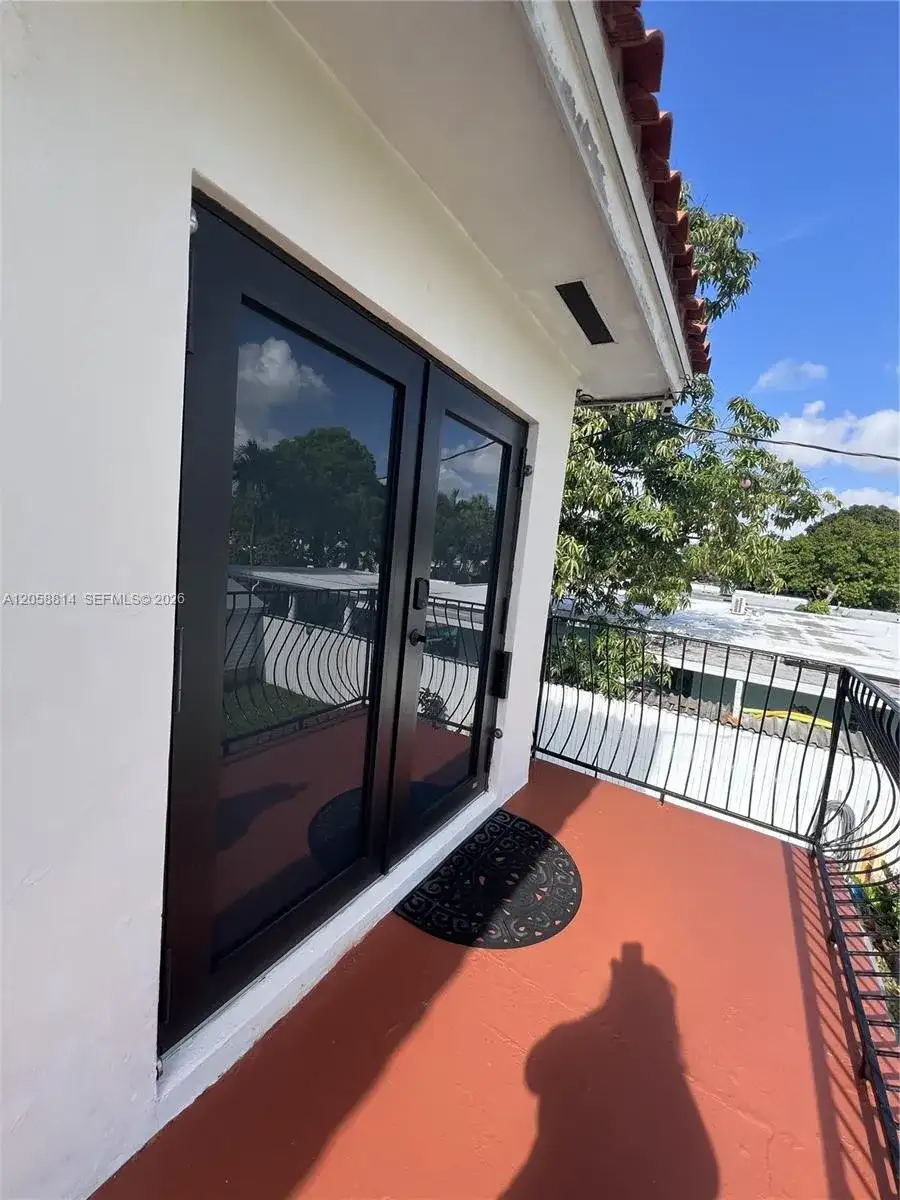 961 E 9th St, Hialeah FL 33010 photo 4