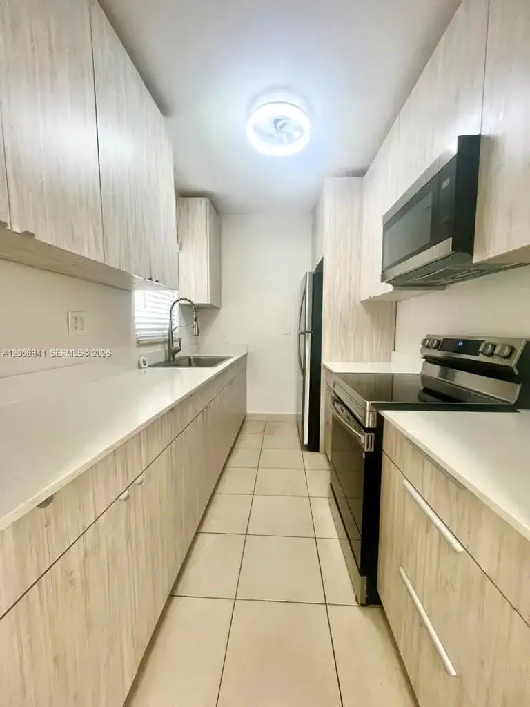 1679 NE 176 ST, North Miami Beach FL 33162