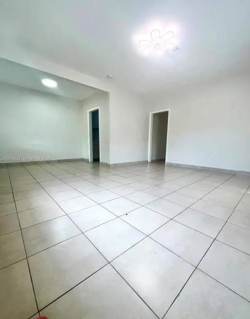 1679 NE 176 ST, North Miami Beach FL 33162 photo 4