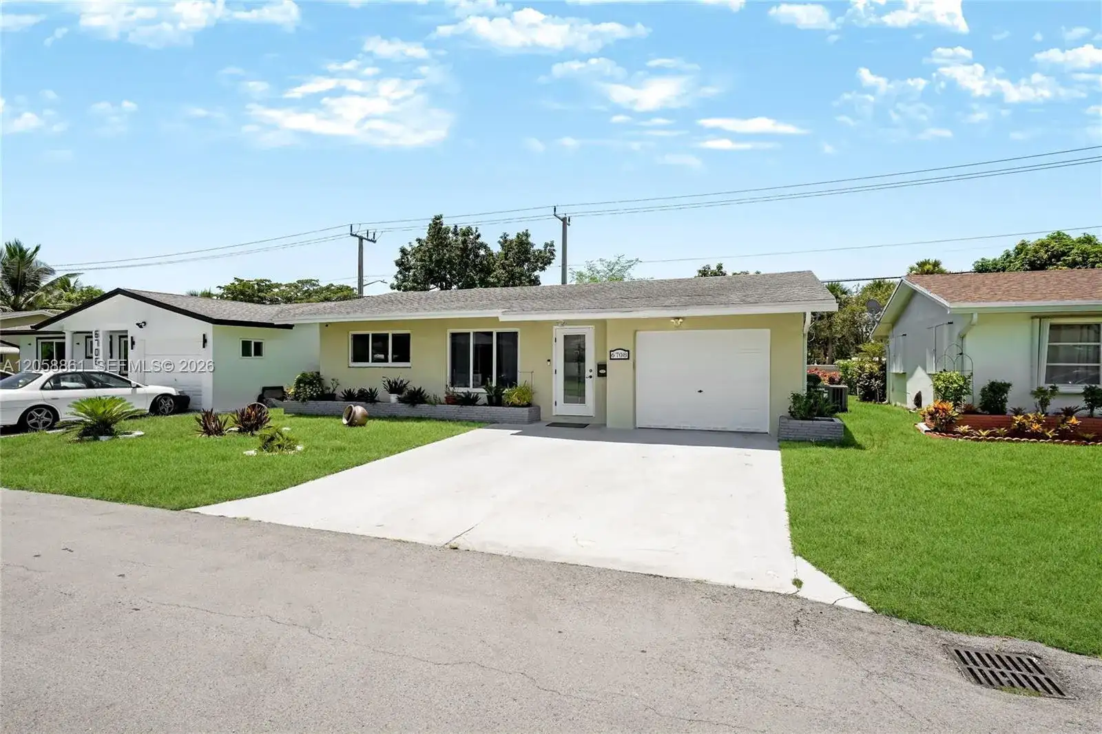6708 NW 57th Ct, Tamarac FL 33321 photo 2