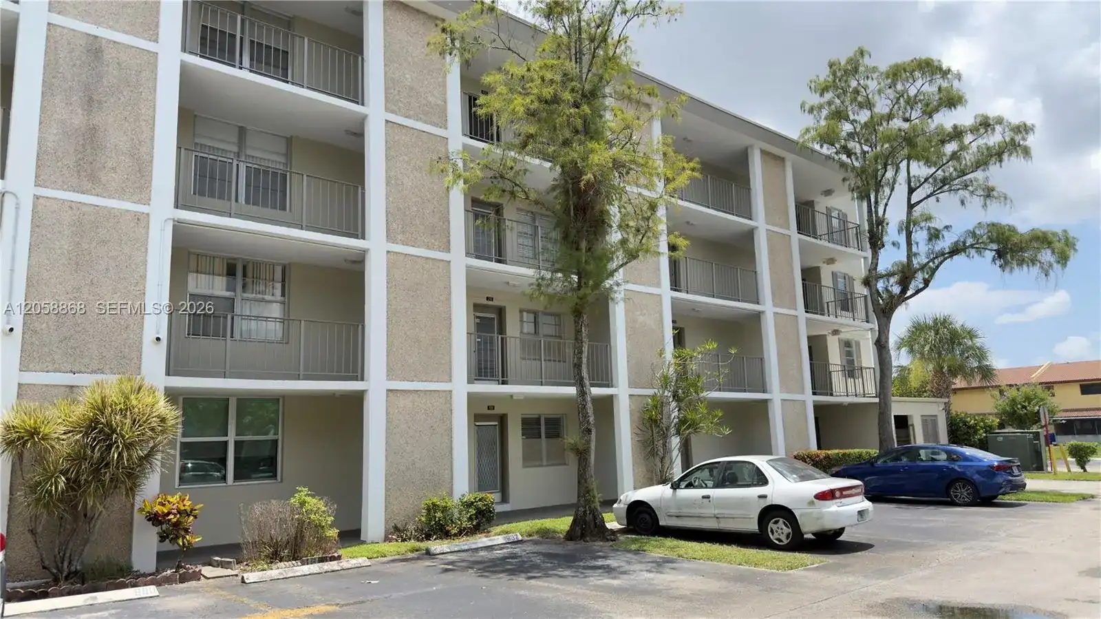2900 NW 48th Ter # 310, Lauderdale Lakes FL 33313