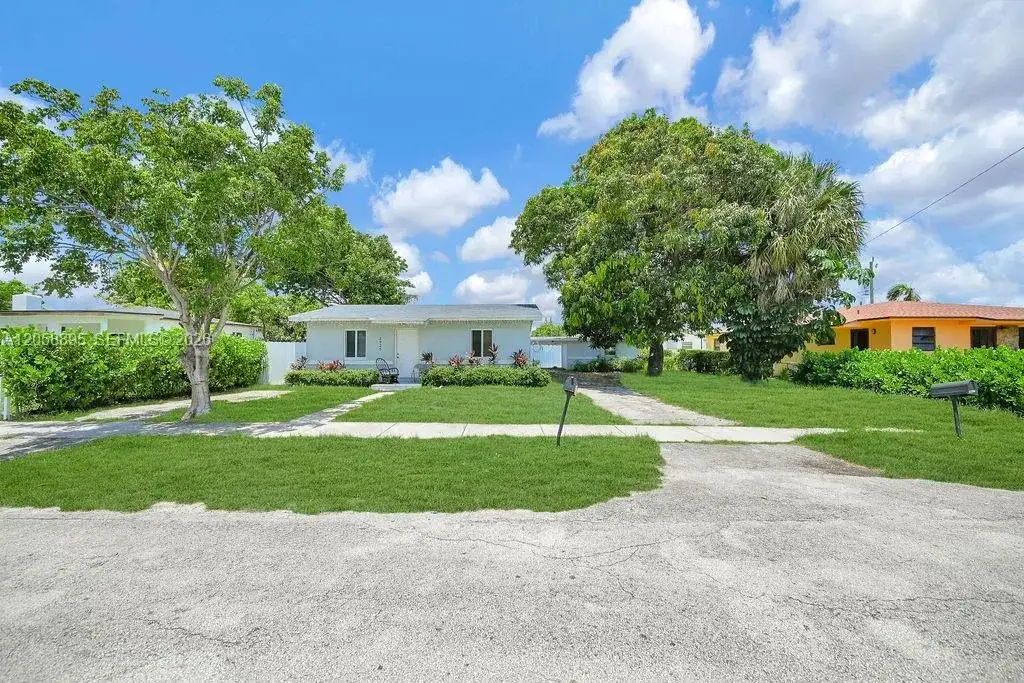 2925 NW 63rd St, Miami FL 33147 photo 4