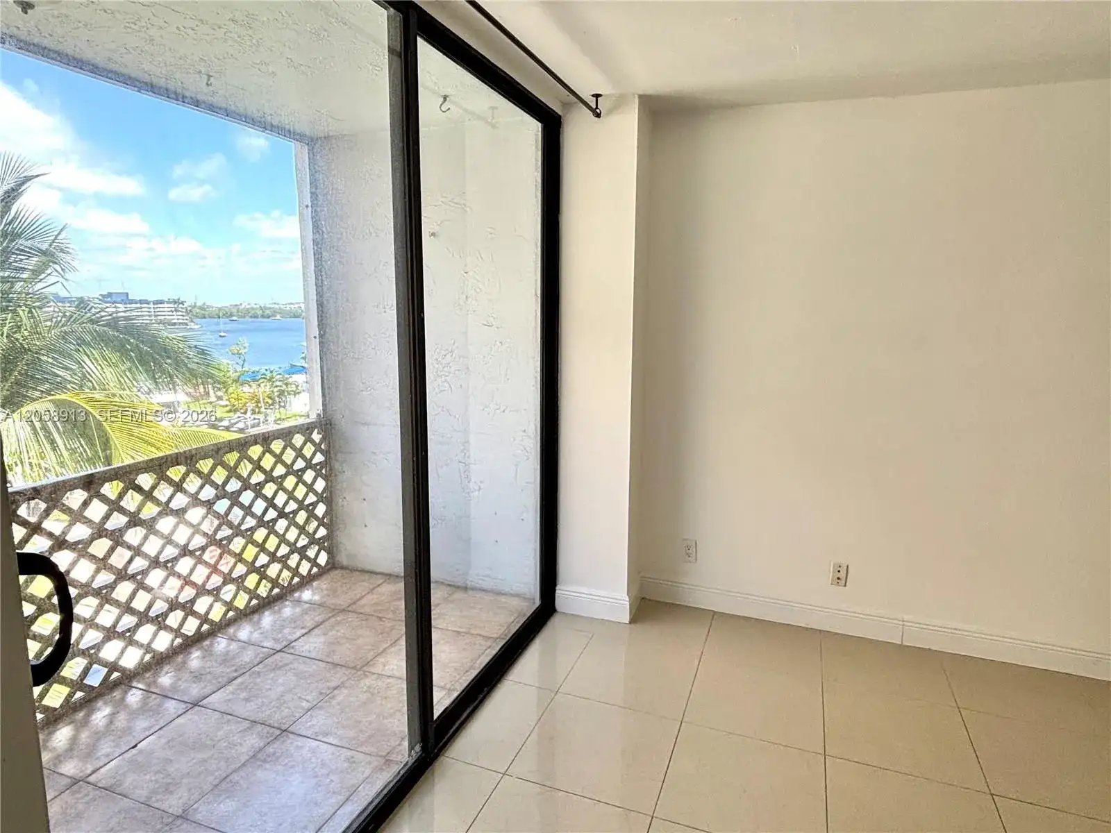 2935 NE 163rd St # 5P, North Miami Beach FL 33160 photo 4