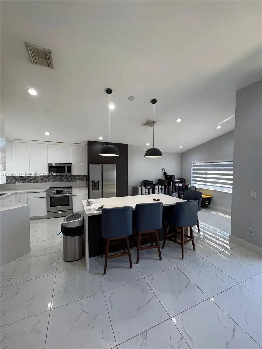 1970 NW 178th Ter # 1, Pembroke Pines FL 33029 photo 2