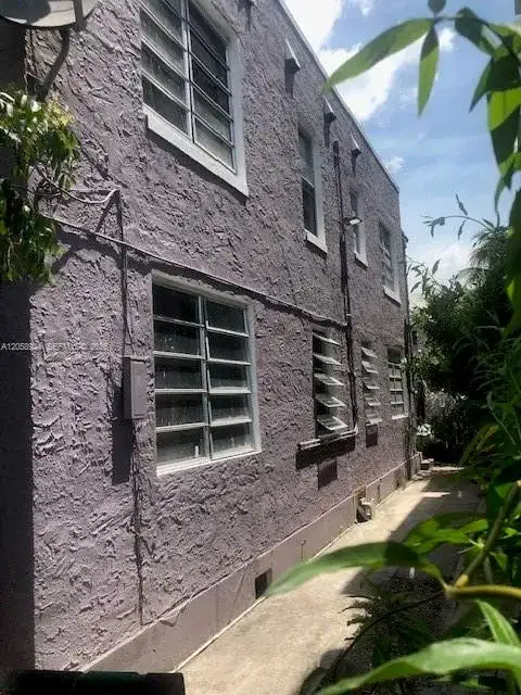125 NW 7th Ave # 1, Miami FL 33128 photo 3