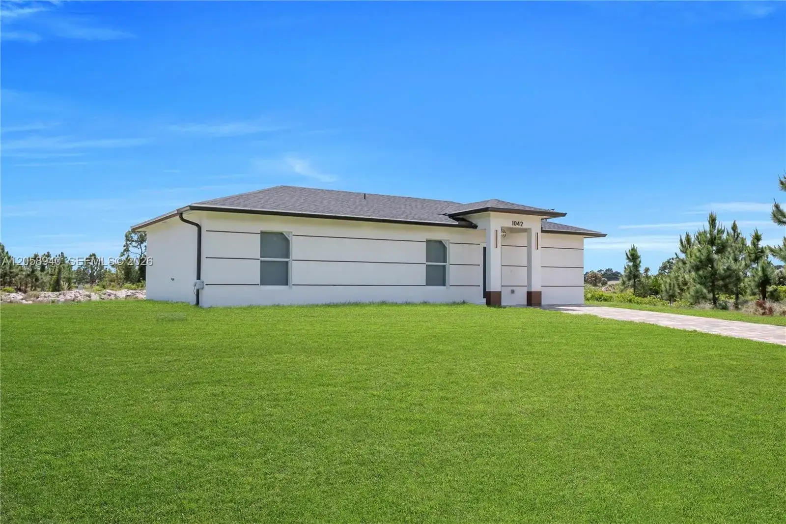 1042 Darlington St, Other City - In The State Of Florida FL 33974 photo 3
