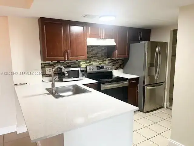 10757 Cleary Blvd # 112, Plantation FL 33324 photo 2