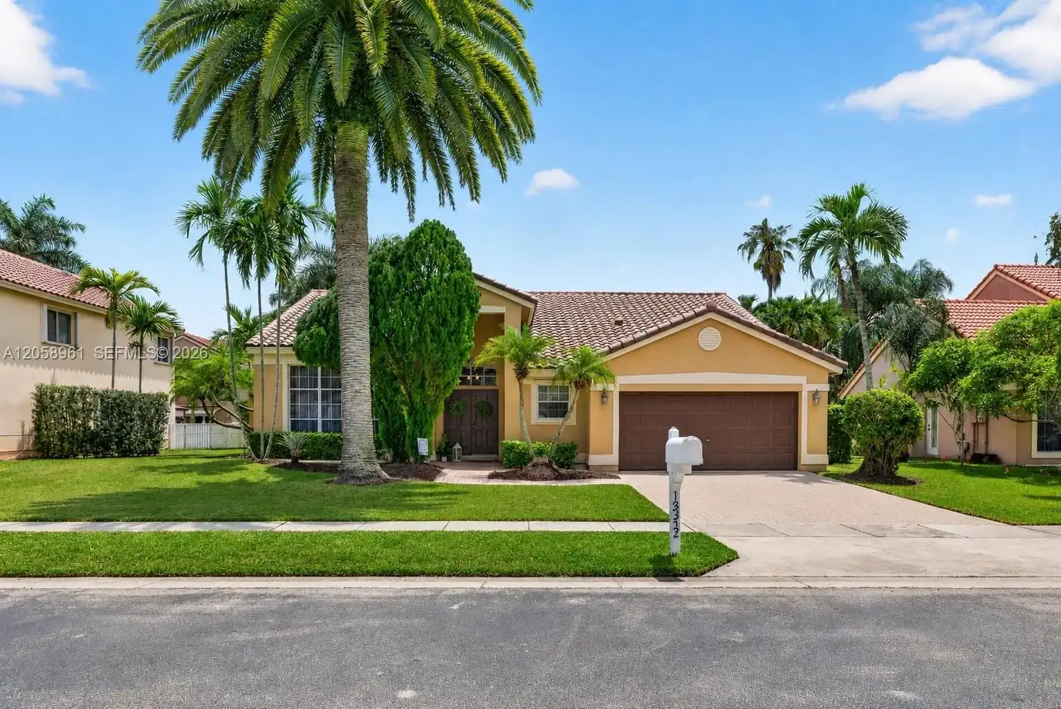 19352 NW 11th St, Pembroke Pines FL 33029