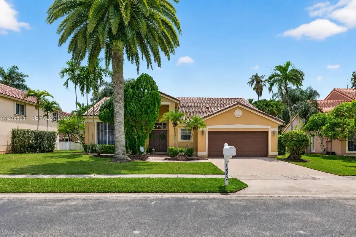19352 NW 11th St, Pembroke Pines FL 33029