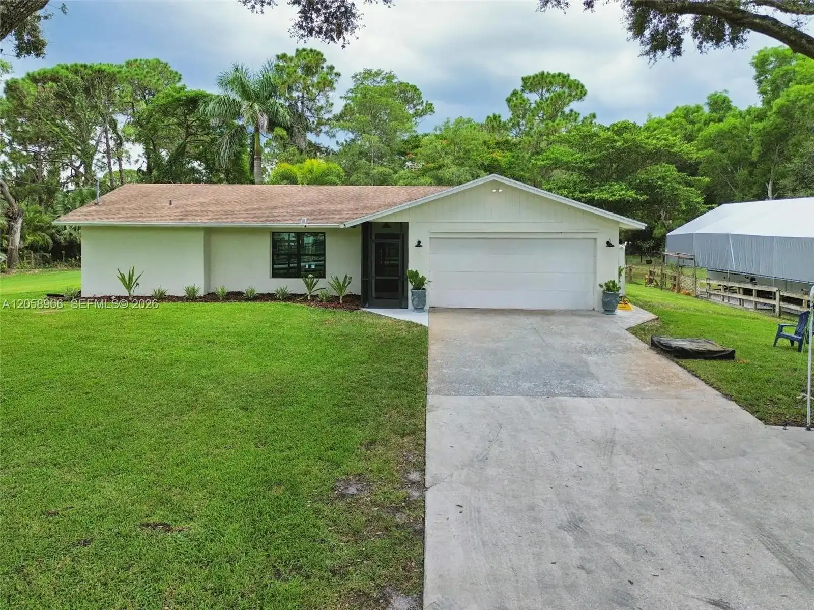 16282 E Downers, Loxahatchee FL 33470