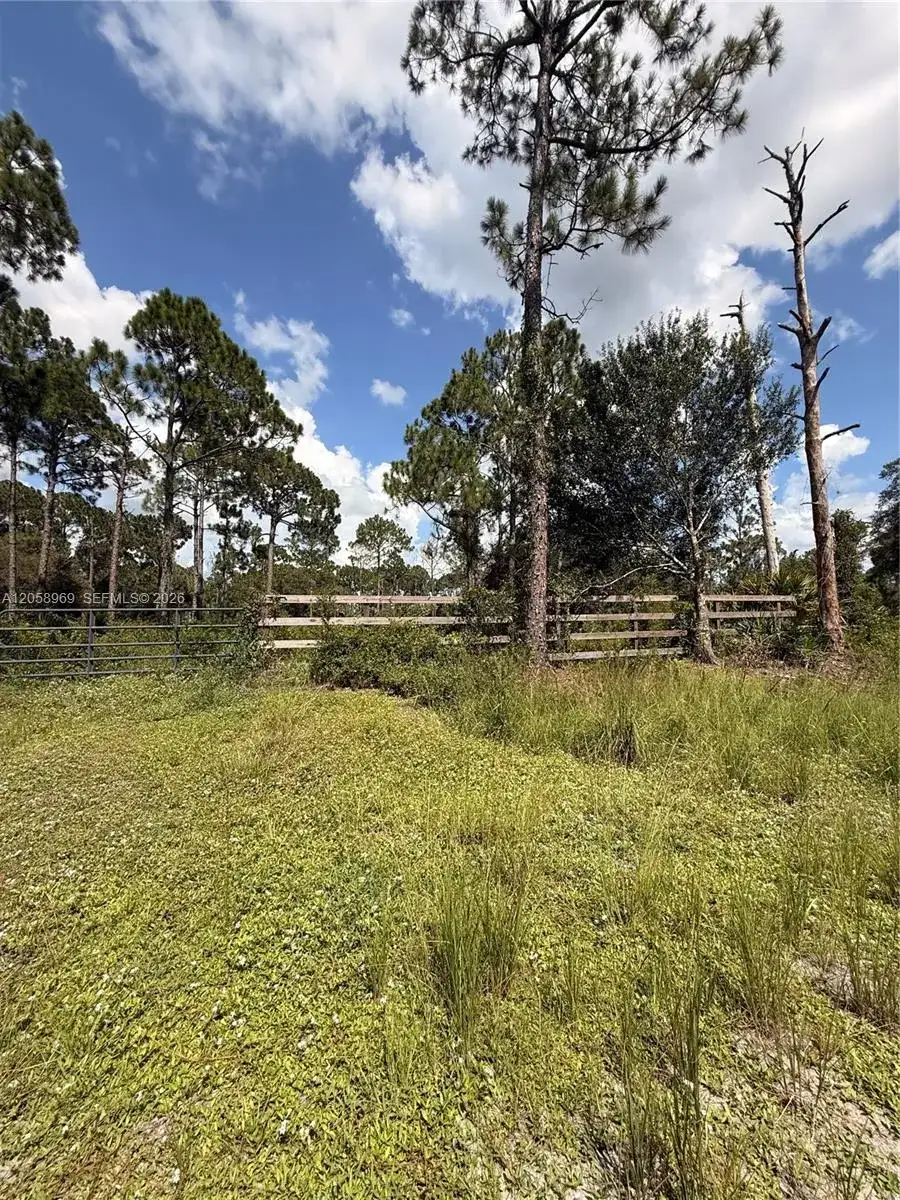 365 N Zambria St, Clewiston FL 33440 photo 2