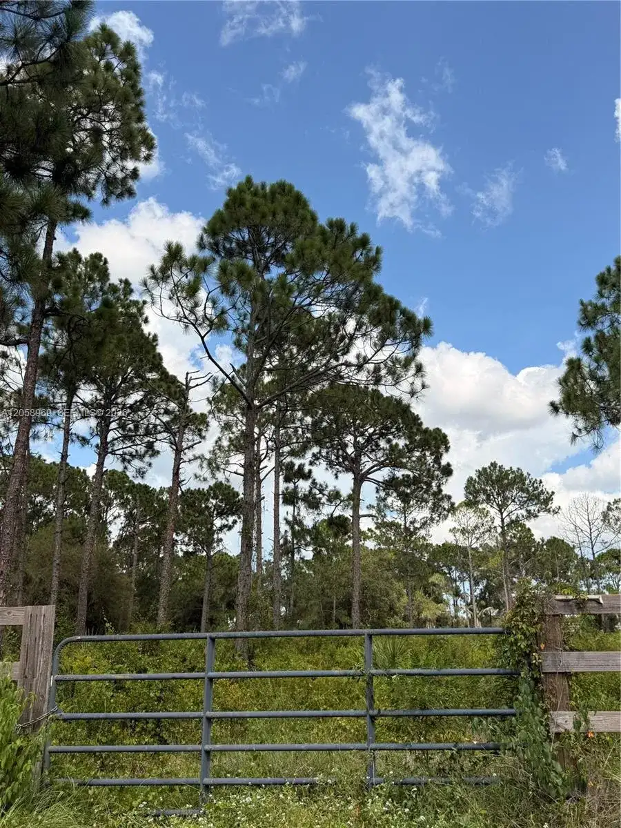 365 N Zambria St, Clewiston FL 33440 photo 4