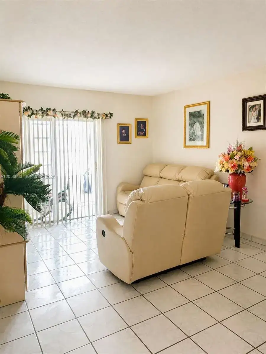 110 Royal Palm Rd # 208, Hialeah Gardens FL 33016 photo 3