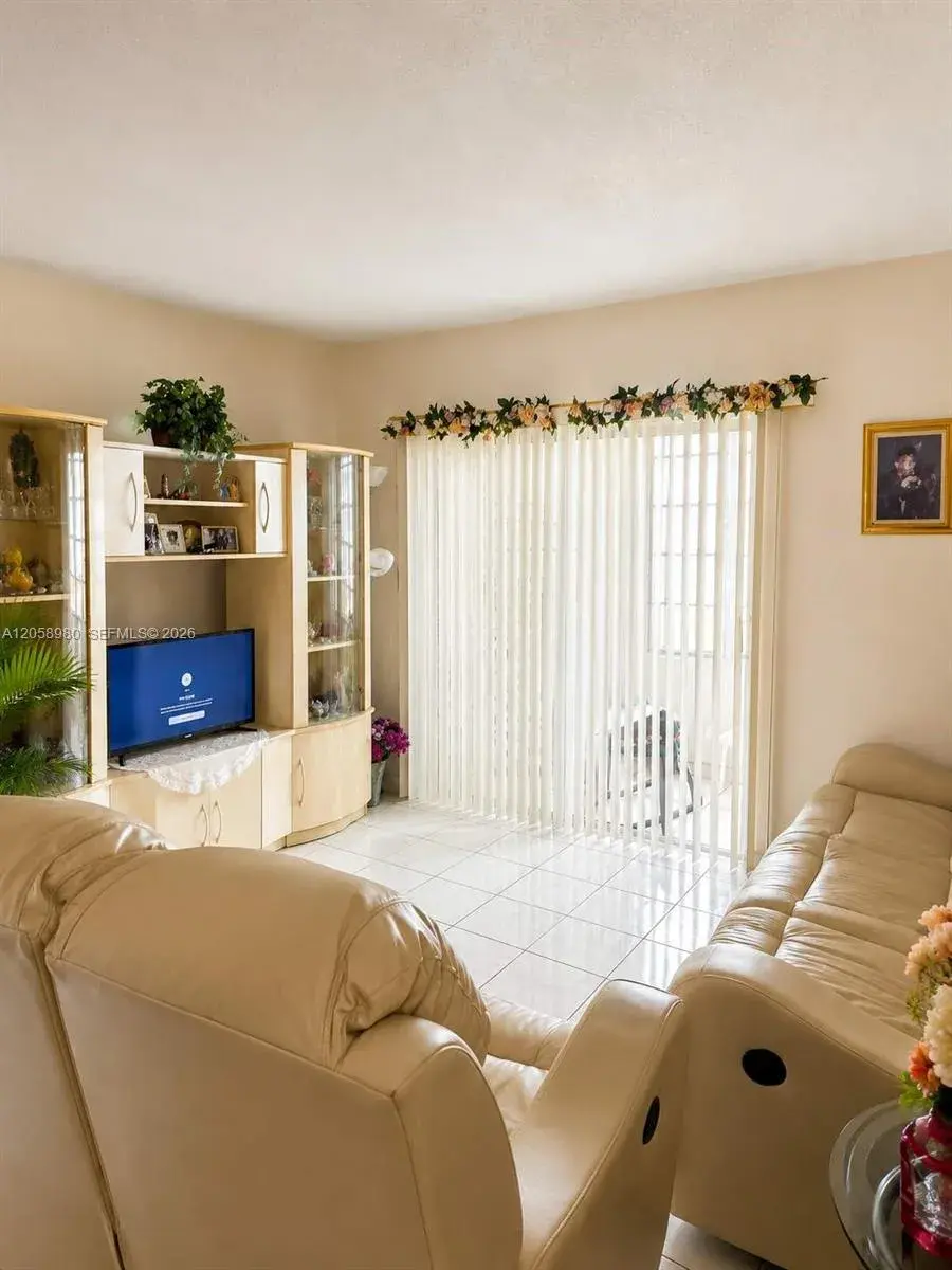 110 Royal Palm Rd # 208, Hialeah Gardens FL 33016