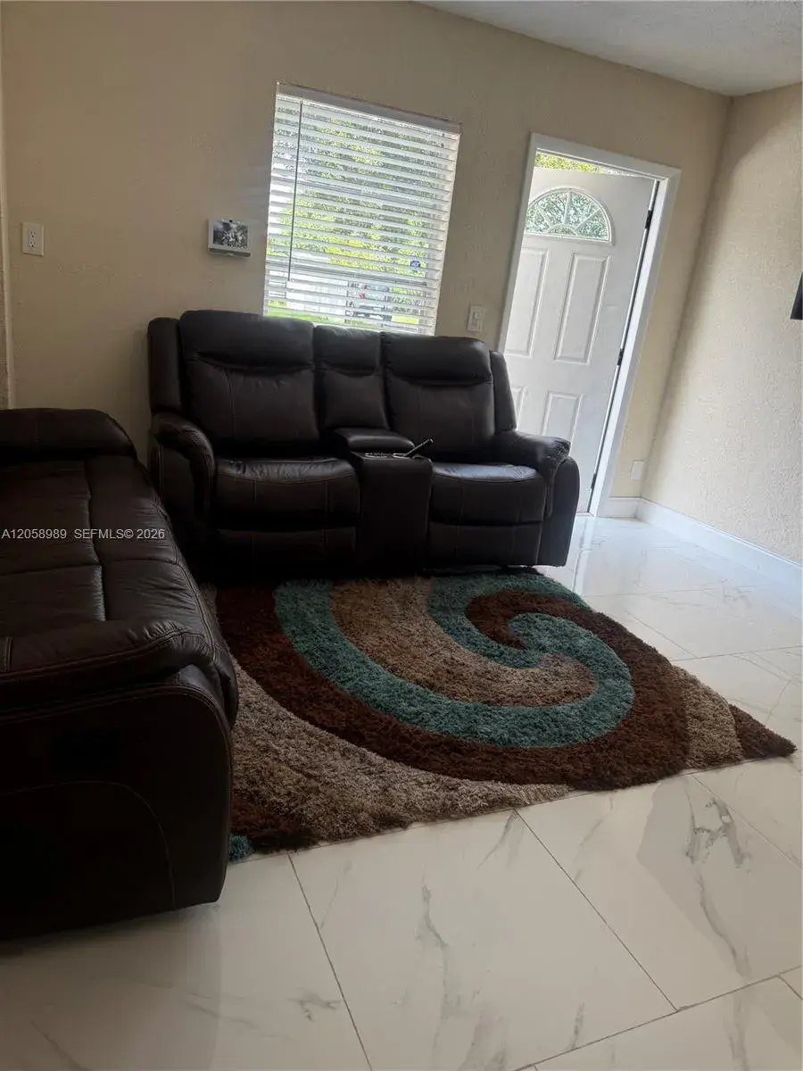 6308 Cleveland St, Hollywood FL 33024