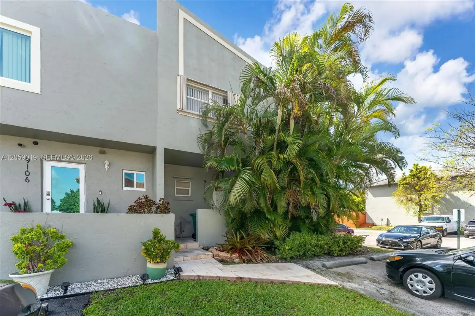 9110 SW 203rd Ter, Cutler Bay FL 33189 photo 2