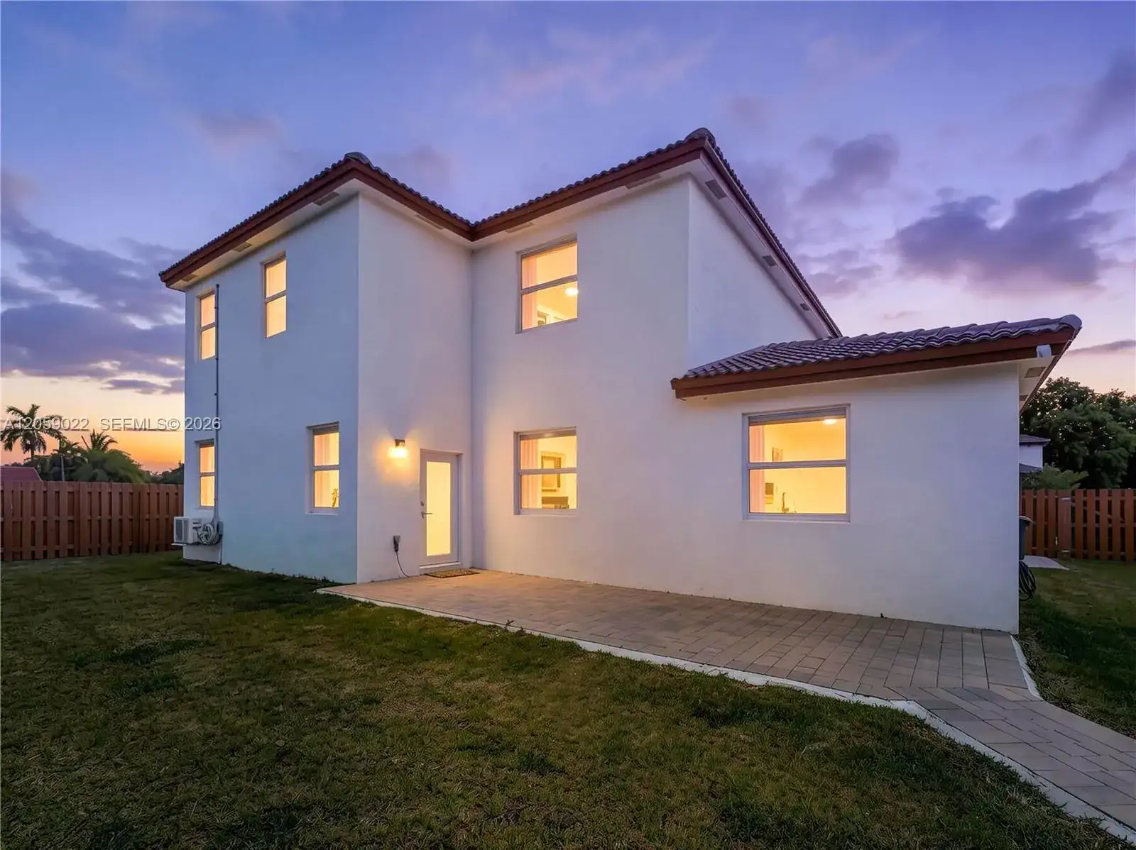 2208 SE 30th St, Homestead FL 33035 photo 2