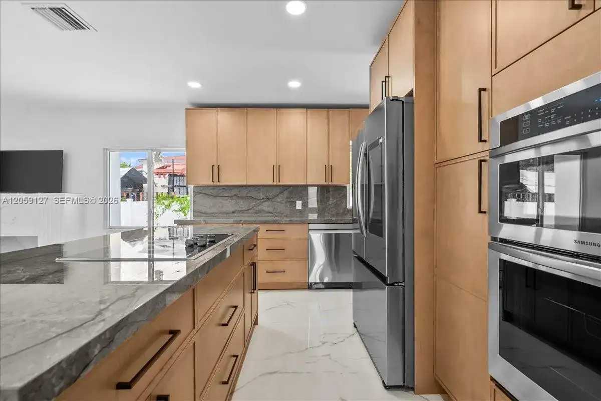 3389 NW 14th Ave, Miami FL 33142 photo 4
