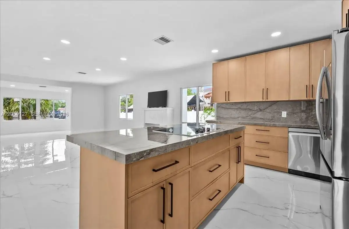 3389 NW 14th Ave, Miami FL 33142 photo 5