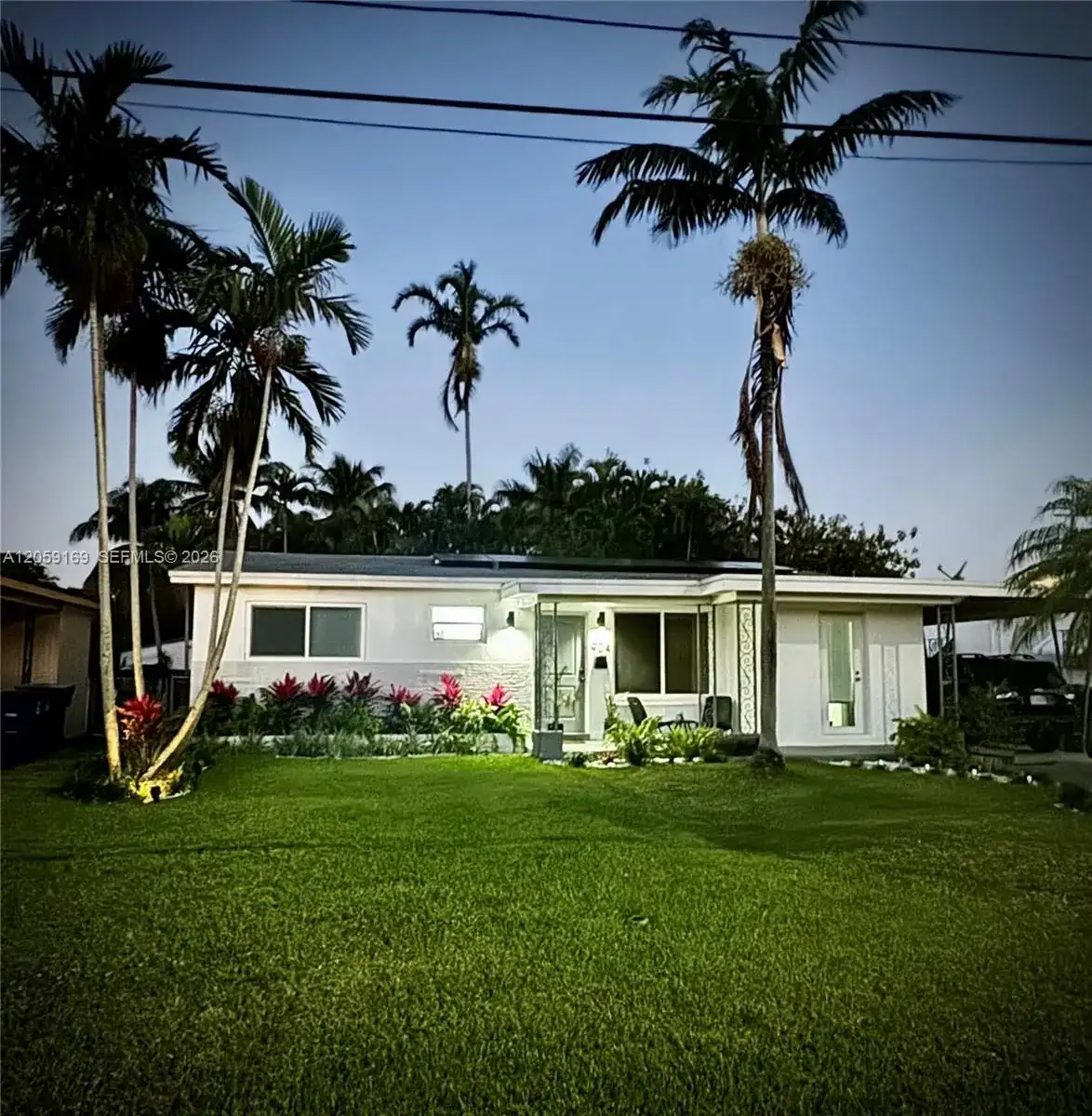 904 SW 3rd Ave, Hallandale Beach FL 33009