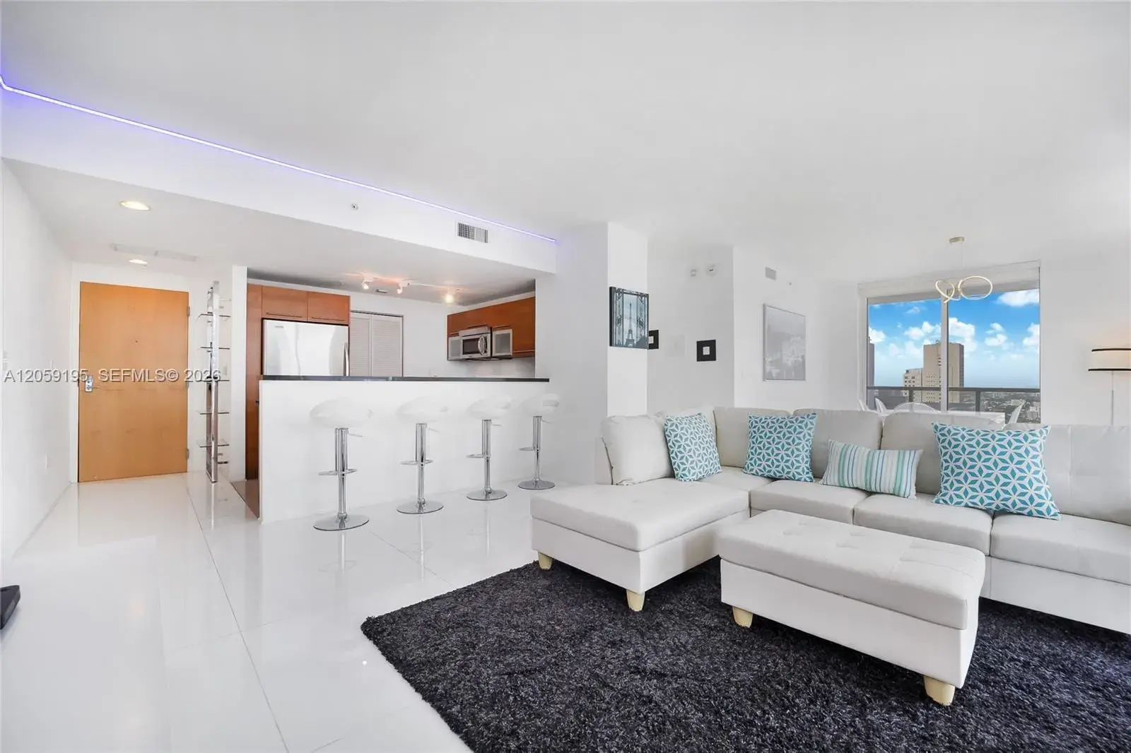 253 NE 2nd St # 3302, Miami FL 33132
