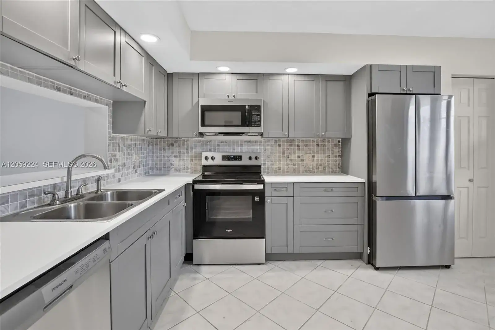 12800 SW 7th CT, # 306G, Pembroke Pines FL 33027