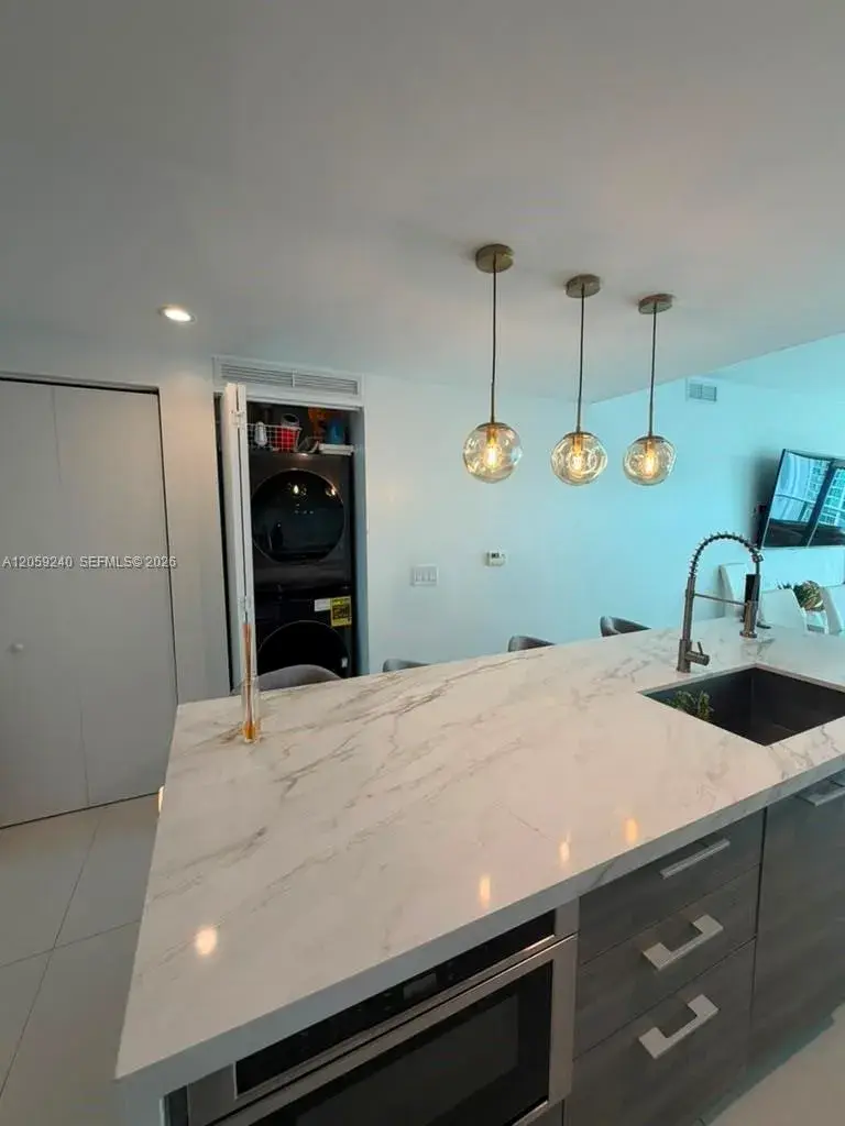 650 NE 32nd St # 3405, Miami FL 33137