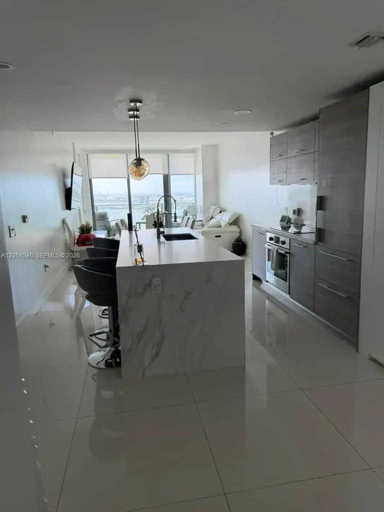 650 NE 32nd St # 3405, Miami FL 33137