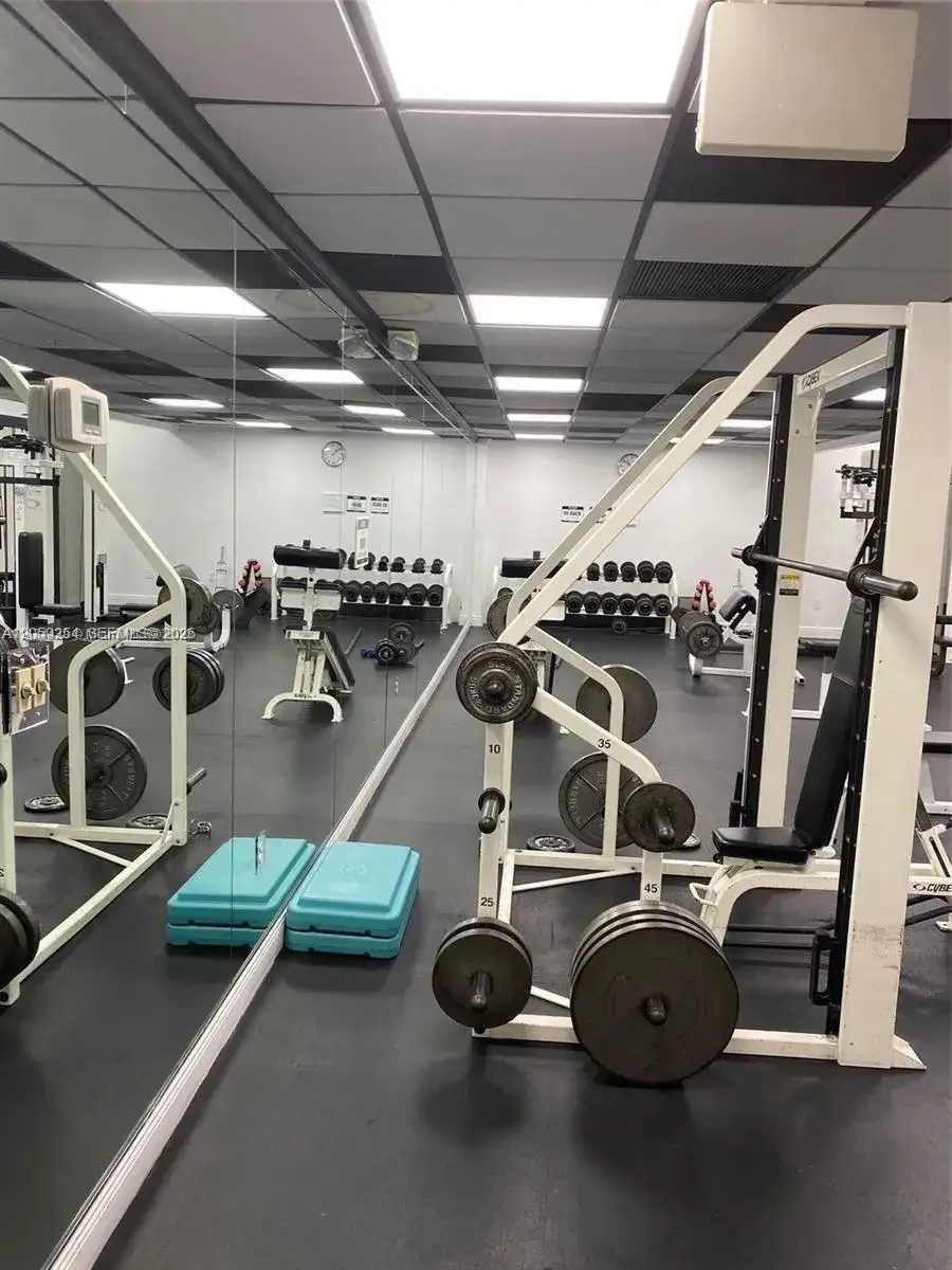 555 NE 15th St # 20E, Miami FL 33132 photo 3