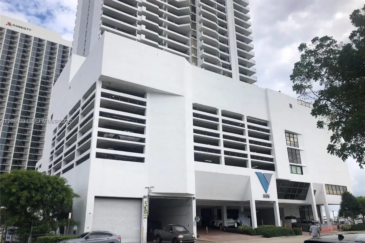 555 NE 15th St # 20E, Miami FL 33132