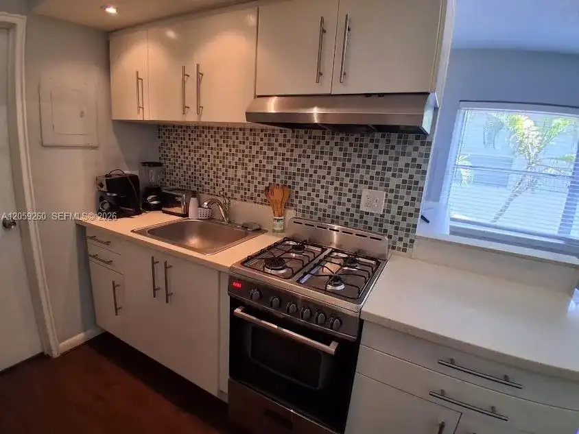 1555 Pennsylvania Ave # 203, Miami Beach FL 33139 photo 3